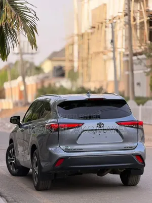 Toyota Highlander 2021 Gray