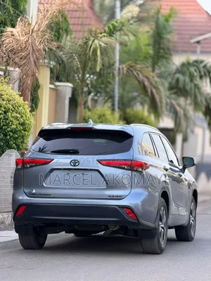Toyota Highlander 2021 Gray