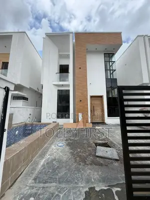 5bdrm Duplex in Chevron for sale
