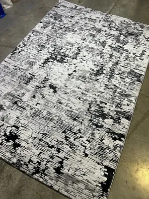 5x7fts Black and Cream Turkish Center Rug