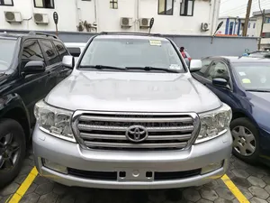 Toyota Land Cruiser 5.7 V8 2010 Gray