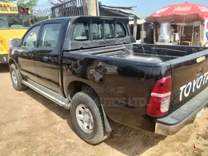 Toyota Hilux SR 4x4 2015 Black