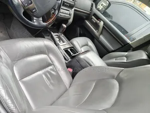 Toyota Land Cruiser 5.7 V8 2010 Gray