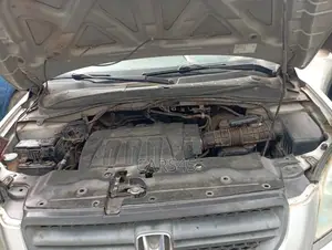Honda Pilot 2005 Silver