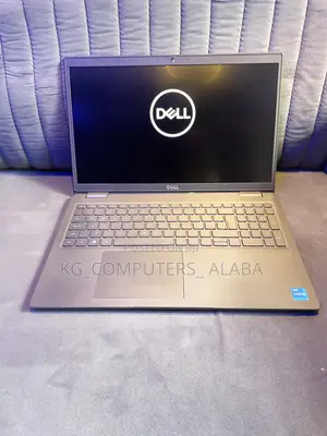 Laptop Dell Latitude 3520 8GB Intel Core i5 HDD+SSD 256GB