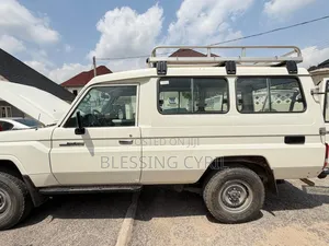 Toyota Land Cruiser 76 Series 2023 Off white