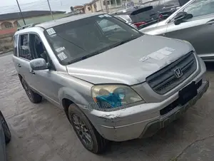 Honda Pilot 2005 Silver