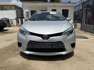 Toyota Corolla LE 4dr Sedan (1.8L 4cyl CVT) 2015 Silver