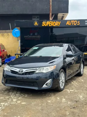 Toyota Camry XLE V6 4dr Sedan (3.5L 6cyl 6A) 2012 White