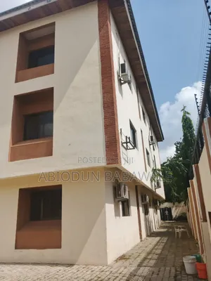 3bdrm Block of Flats in Maitama Abuja for rent