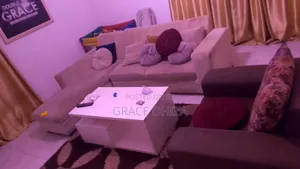 An L Shape Sofa With a 1 Sitter