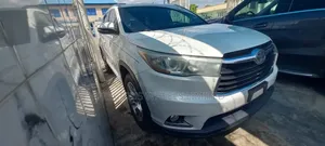 Toyota Highlander Limited 4dr SUV (3.5L 6cyl 6A) 2015 White