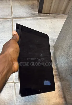 Apple iPad 10.2 (2019) 128 GB Gray