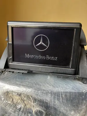Mercedes Benz C300 Pop Up Screen