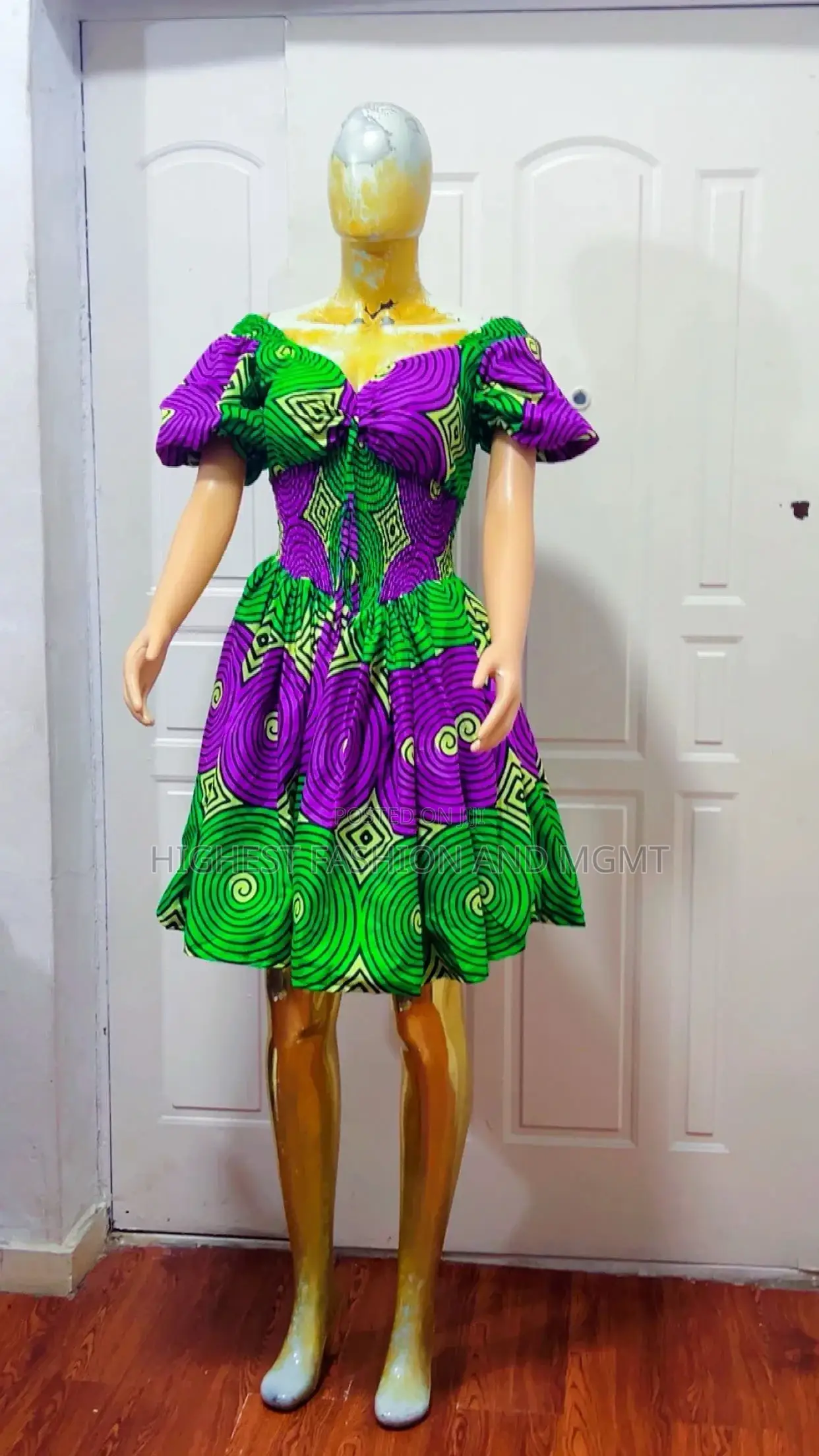 Short Gown - Style 941
