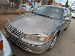 Toyota Camry LE 4dr Sedan (2.4L 4cyl 5M) 2002 Gray