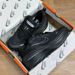 Nike Vomero Plus