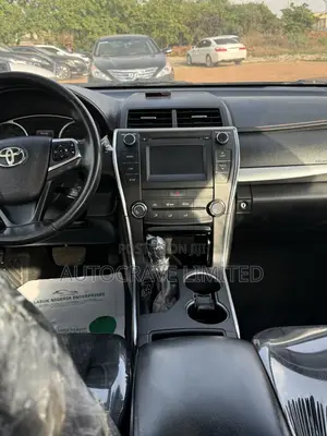Toyota Camry SE 4dr Sedan (2.5L 4cyl 6A) 2016 Silver