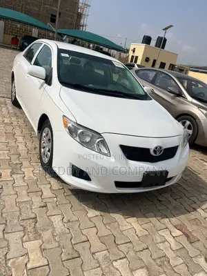 Toyota Corolla LE 4dr Sedan (1.8L 4cyl 4A) 2010 White