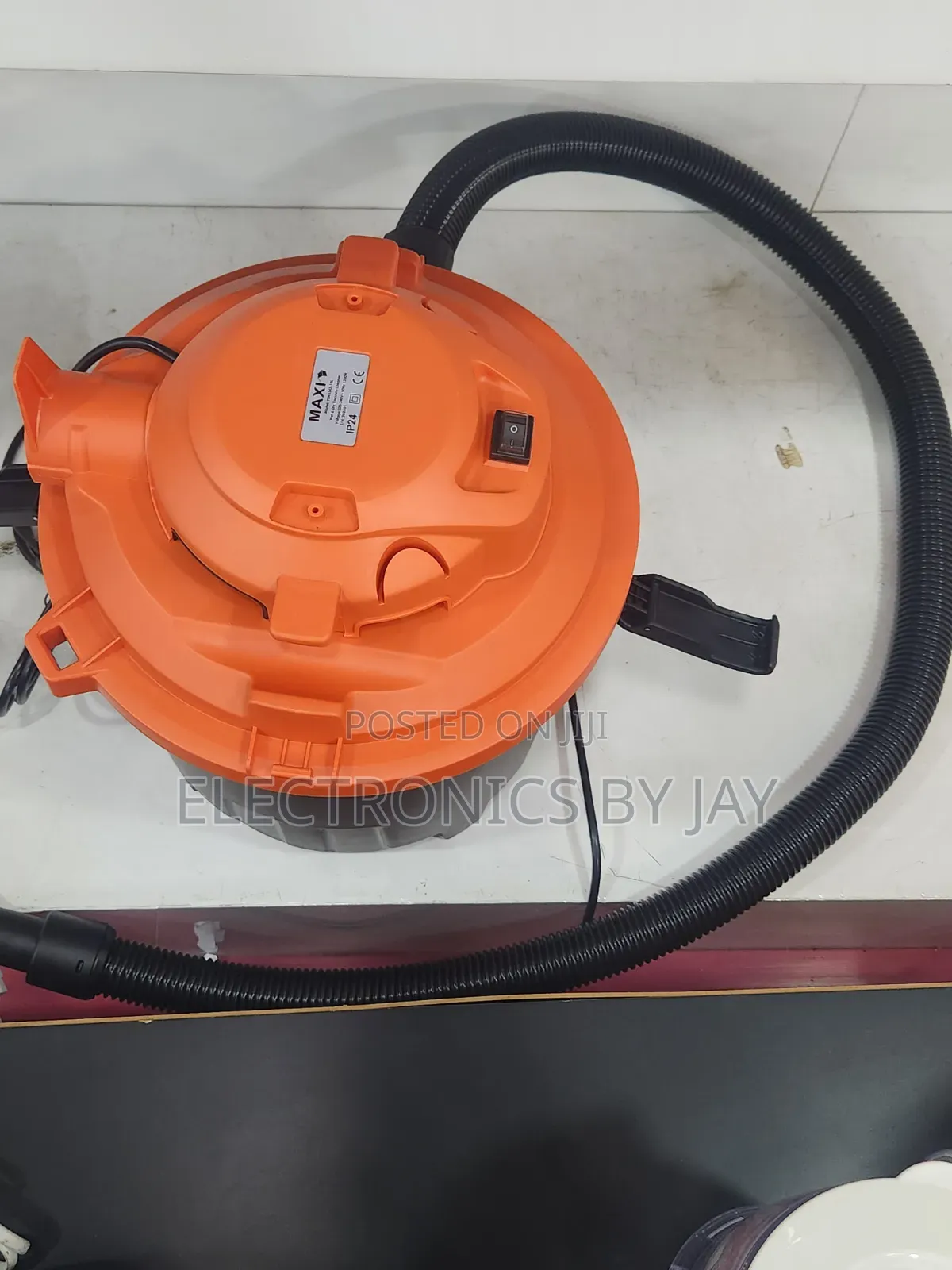 Maxi Vacuum Cleaner 18 Litters