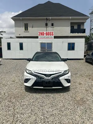 Toyota Camry XSE FWD 2020 White