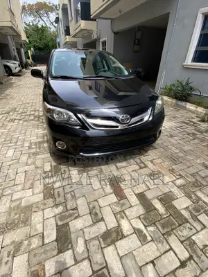 Toyota Corolla LE 4dr Sedan (1.8L 4cyl 4A) 2010 Black