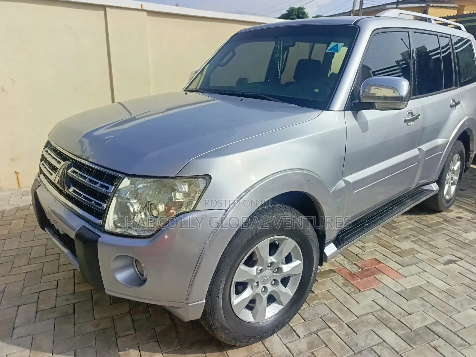 Mitsubishi Pajero 2013 Silver