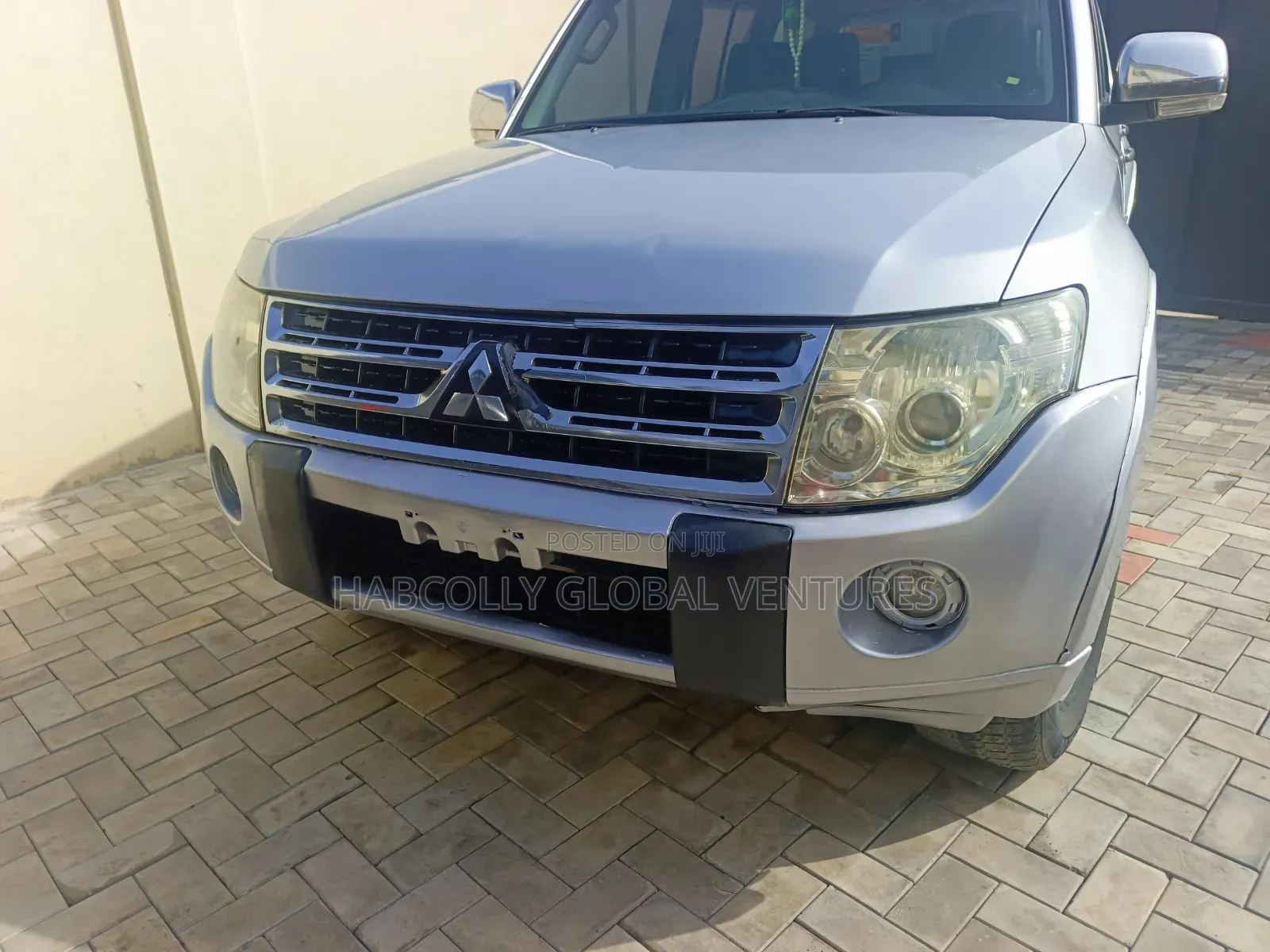 Mitsubishi Pajero 2013 Silver
