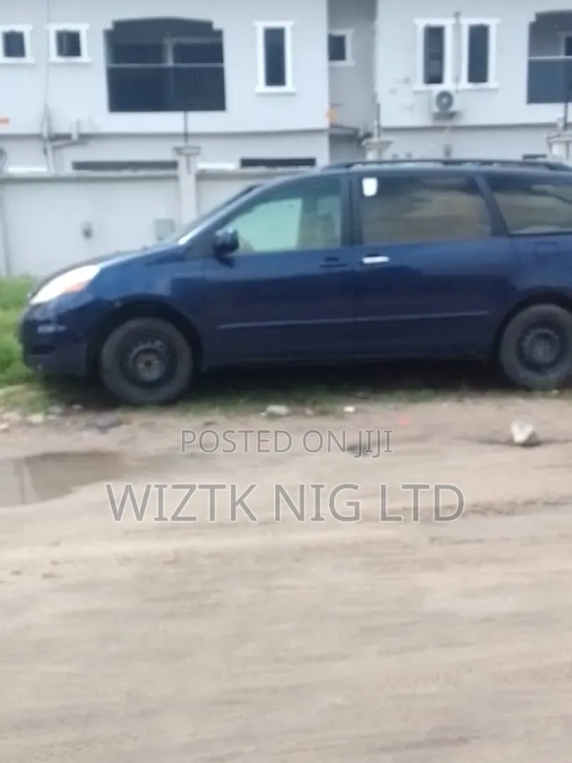 Toyota Sienna 2006 Blue