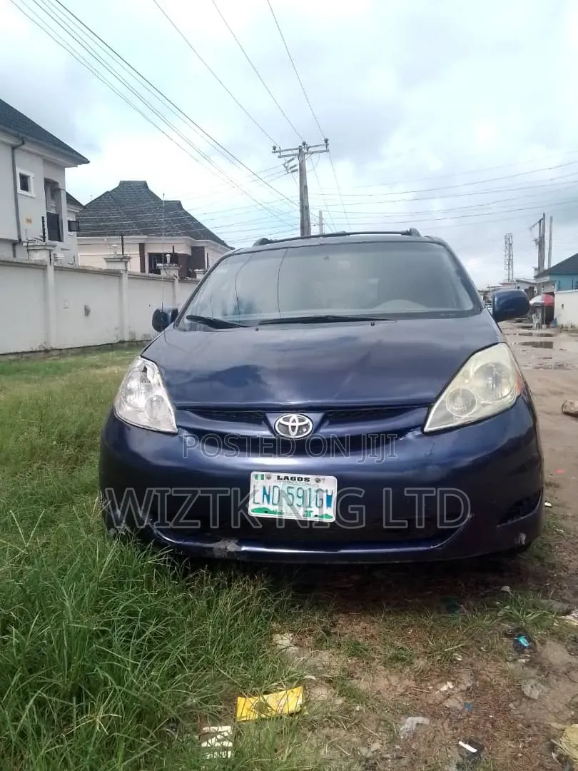 Toyota Sienna 2006 Blue
