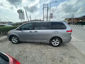 Toyota Sienna 2013