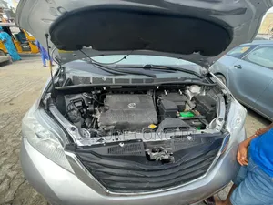 Toyota Sienna 2013