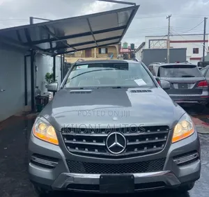 Mercedes-Benz M Class ML 350 BlueTEC 4Matic 2013 Blue