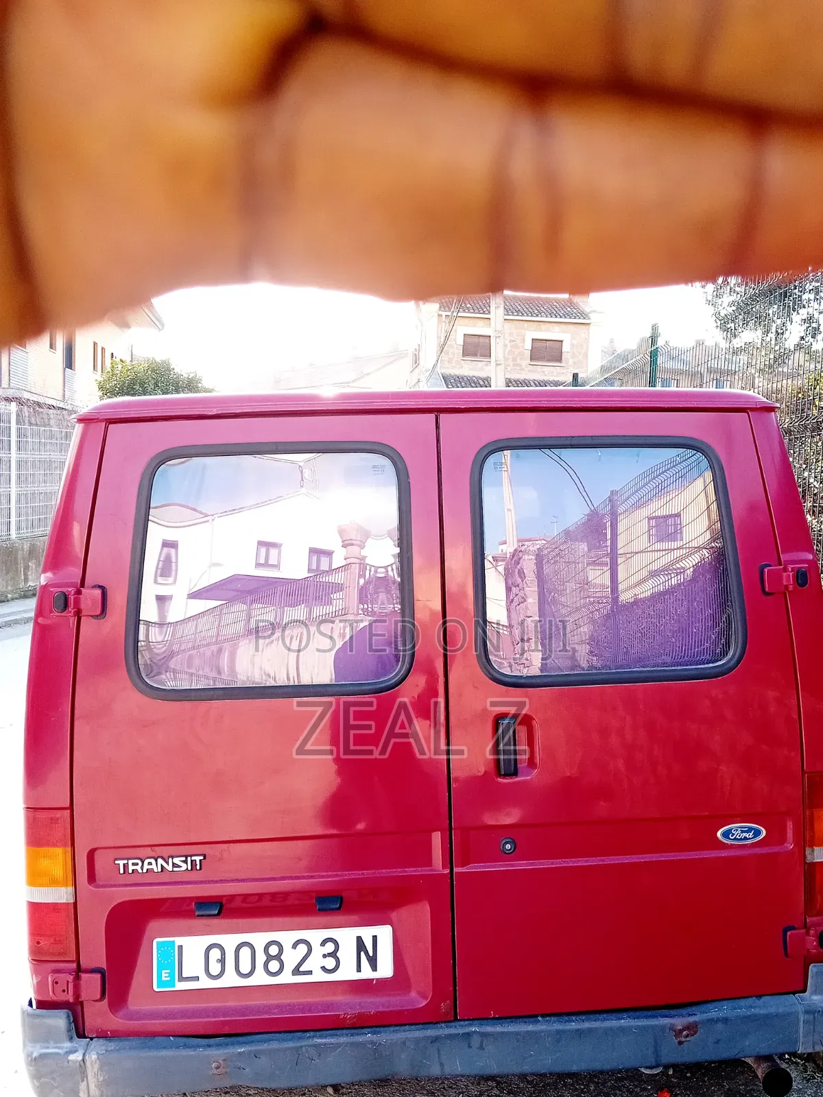 Ford Transit 2000 Red