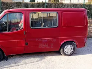 Ford Transit 2000 Red