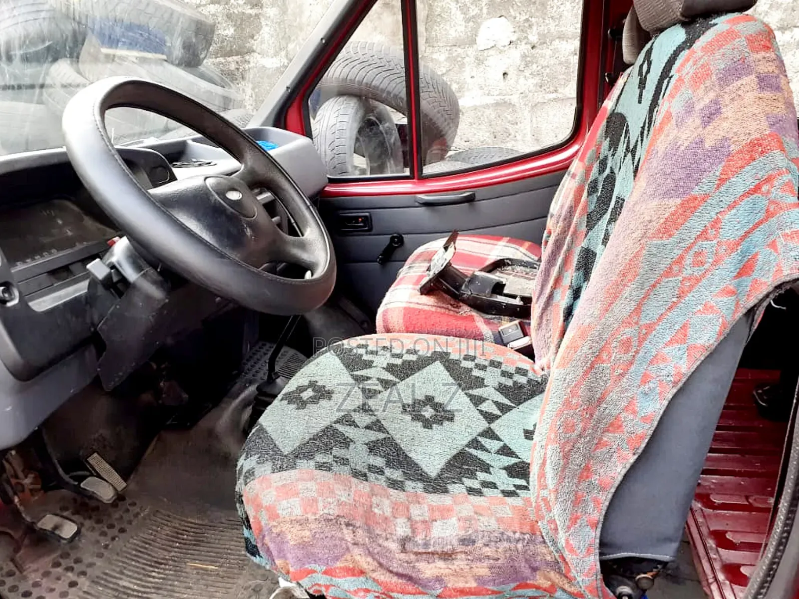 Ford Transit 2000 Red