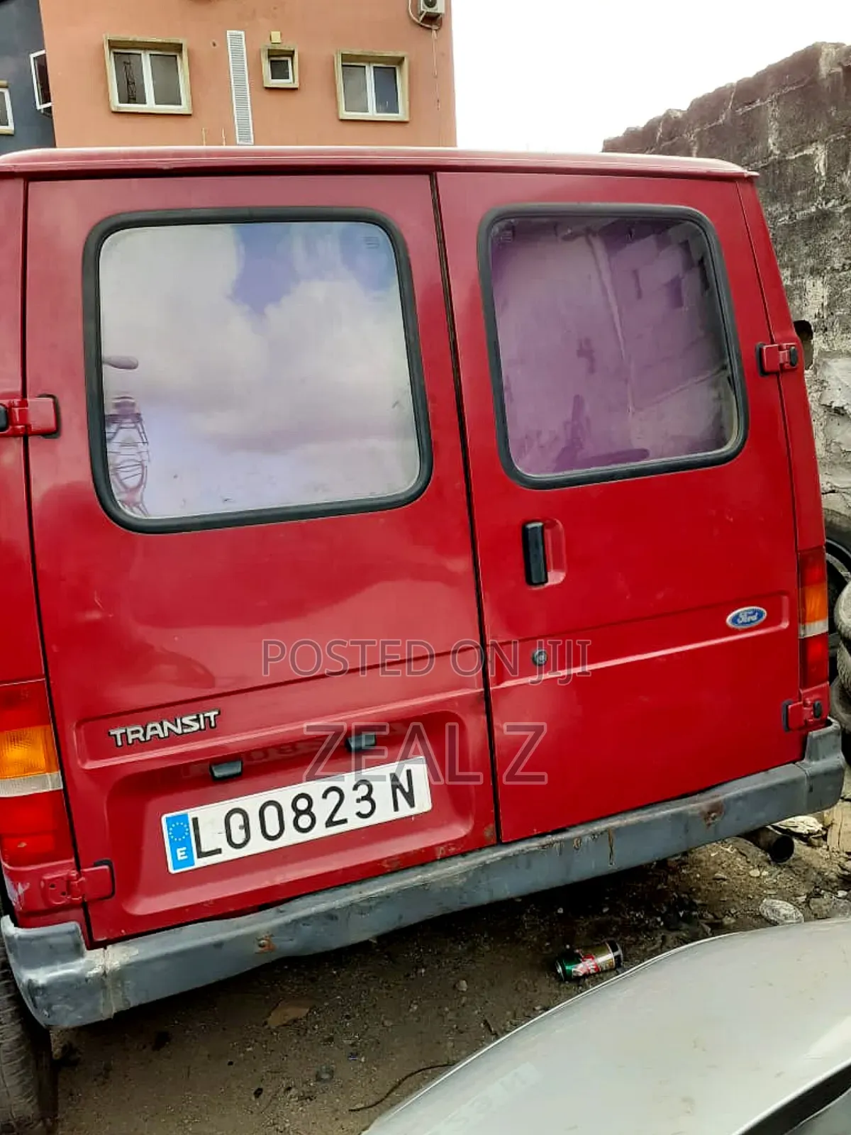 Ford Transit 2000 Red