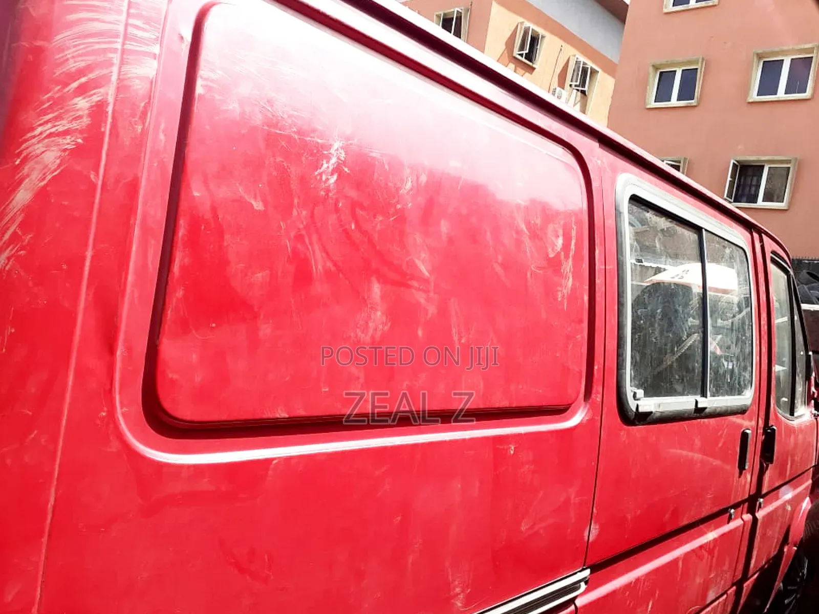 Ford Transit 2000 Red