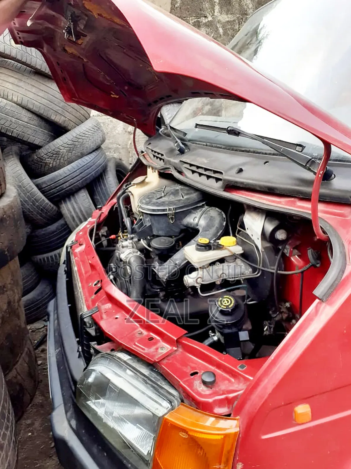 Ford Transit 2000 Red