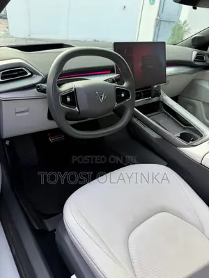 Arcfox alphaS5 252hp FWD 2025 White