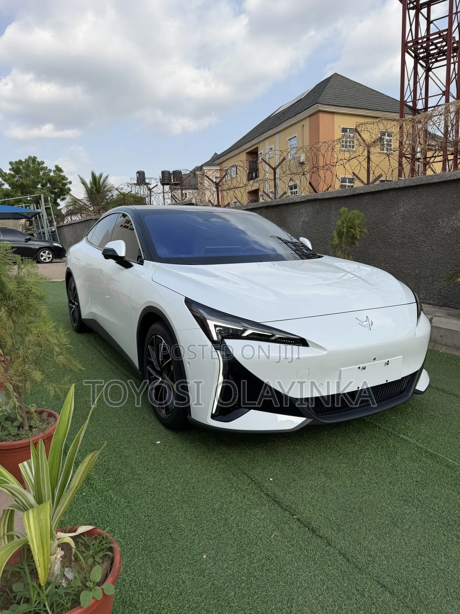 Arcfox alphaS5 252hp FWD 2025 White