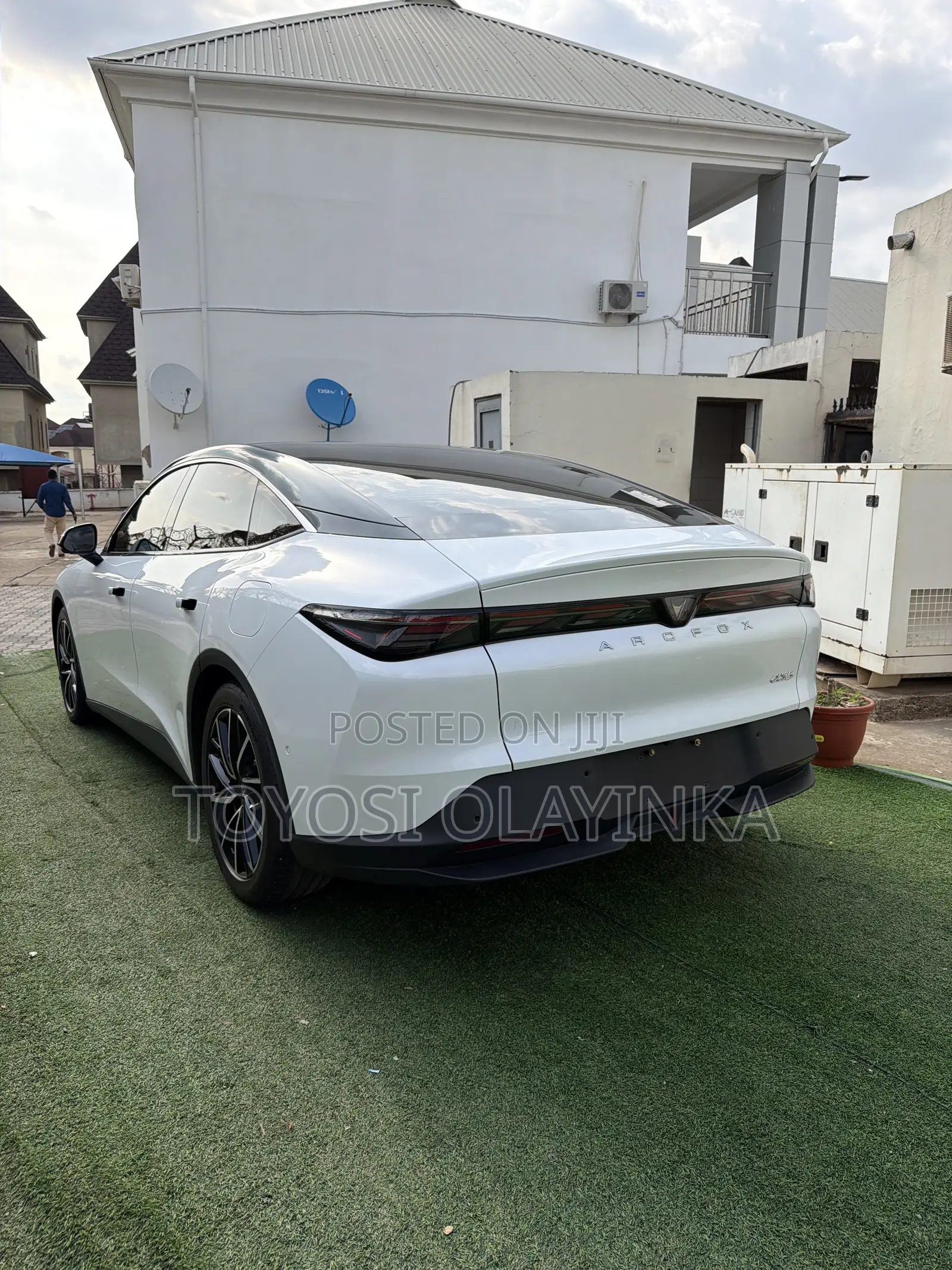 Arcfox alphaS5 252hp FWD 2025 White