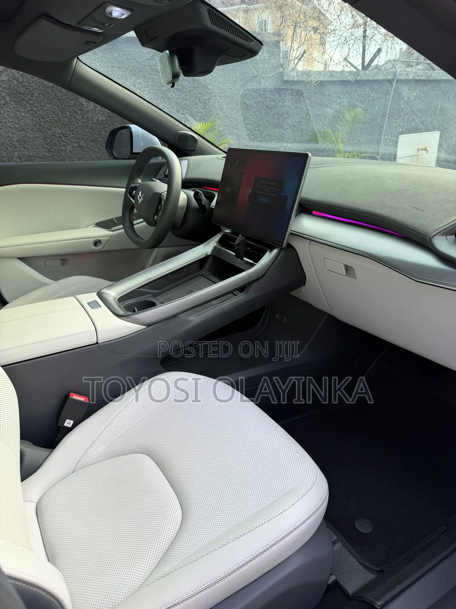 Arcfox alphaS5 252hp FWD 2025 White
