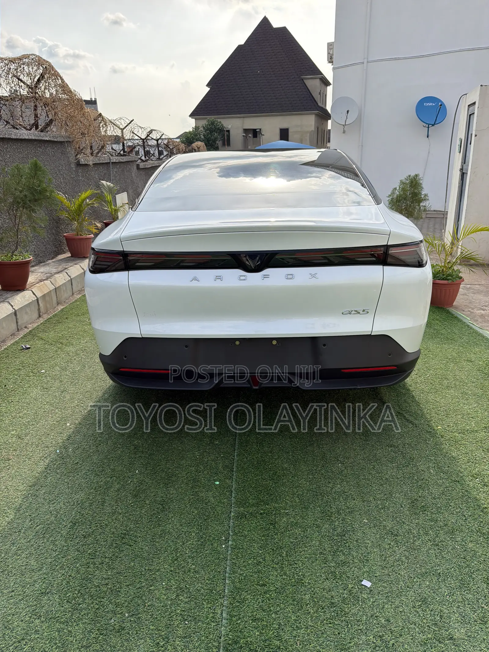 Arcfox alphaS5 252hp FWD 2025 White