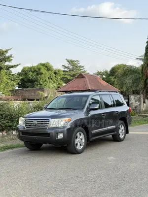 Toyota Land Cruiser 4.6 V8 VX-R 2013 Gray