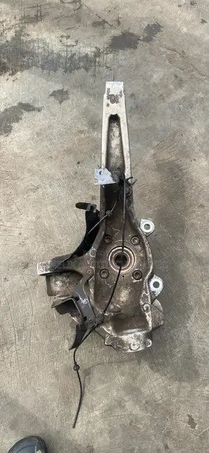 Front Hub Range Rover Defender 2020