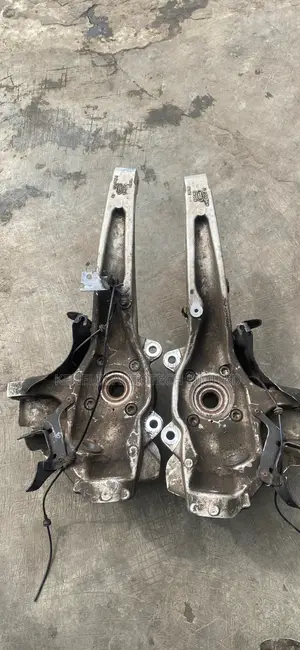 Front Hub Range Rover Defender 2020