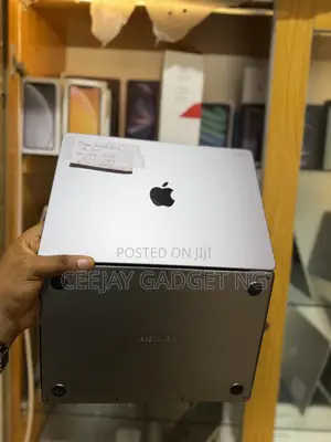 Laptop Apple MacBook Pro 2021 M1 16GB Apple M1 Pro SSD 512GB