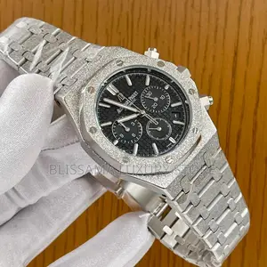 Audemars Pigeut Luxury Men Frosted Strap Wristwatch – Stylish, Durable