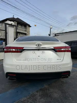 Toyota Avalon XLE Premium Sedan FWD (3.5L 6cyl 6A) 2013 White